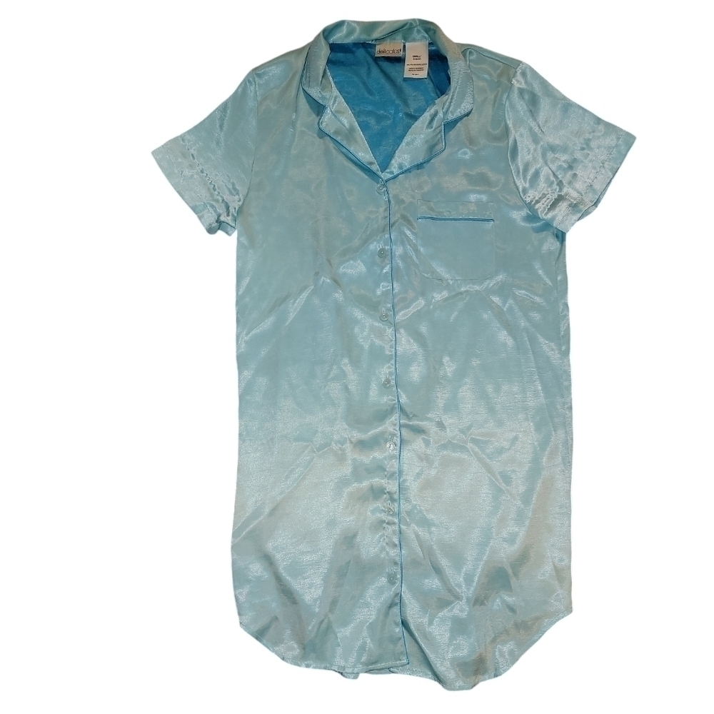Delicates size small long button up nightgown top